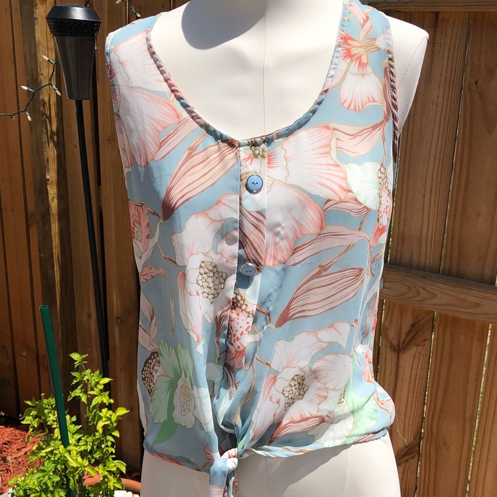 Urvana floral 💐 print sleeveless blouse